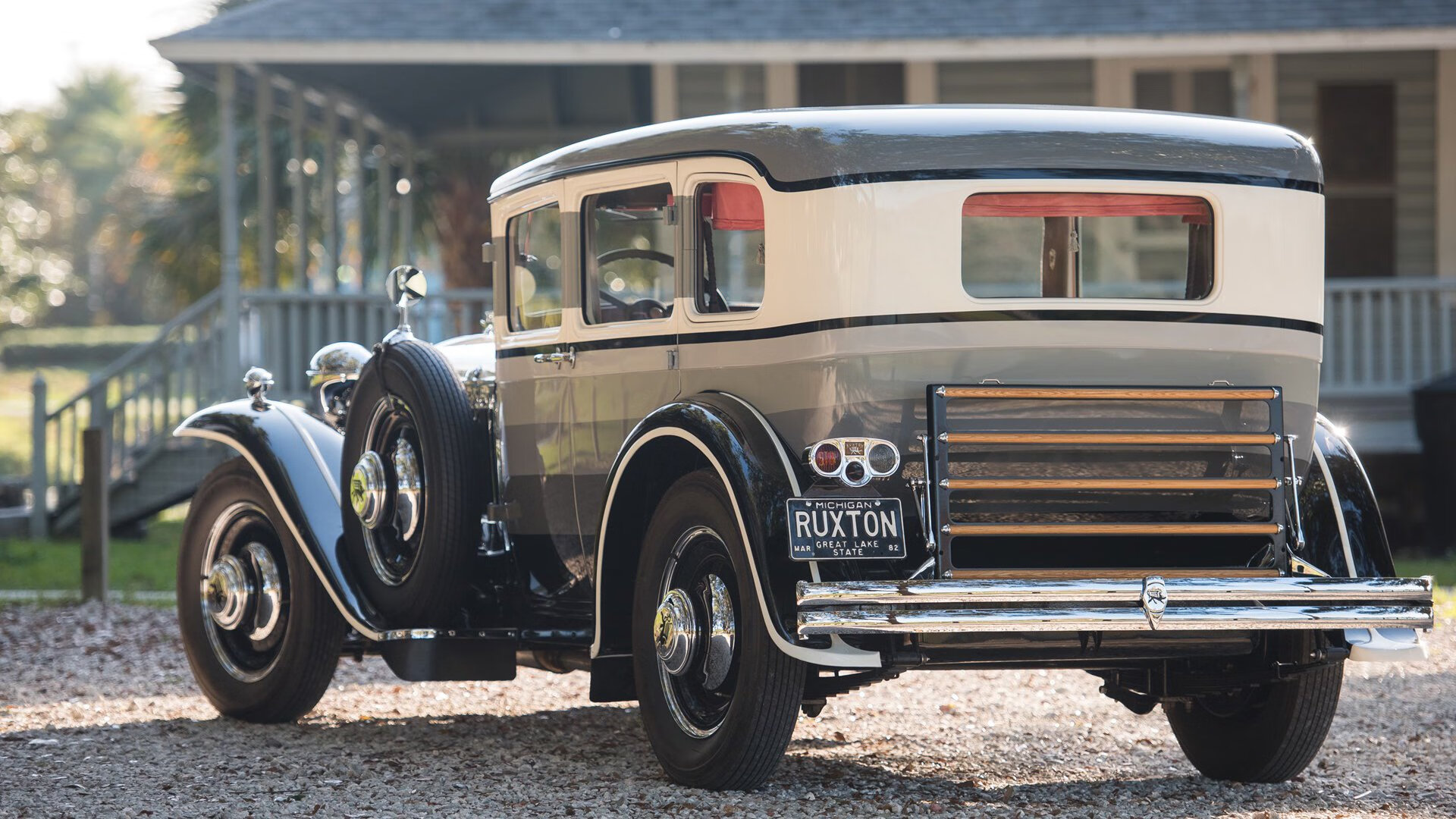 终场哨与终场灯，当足球激情碰撞篮球热血