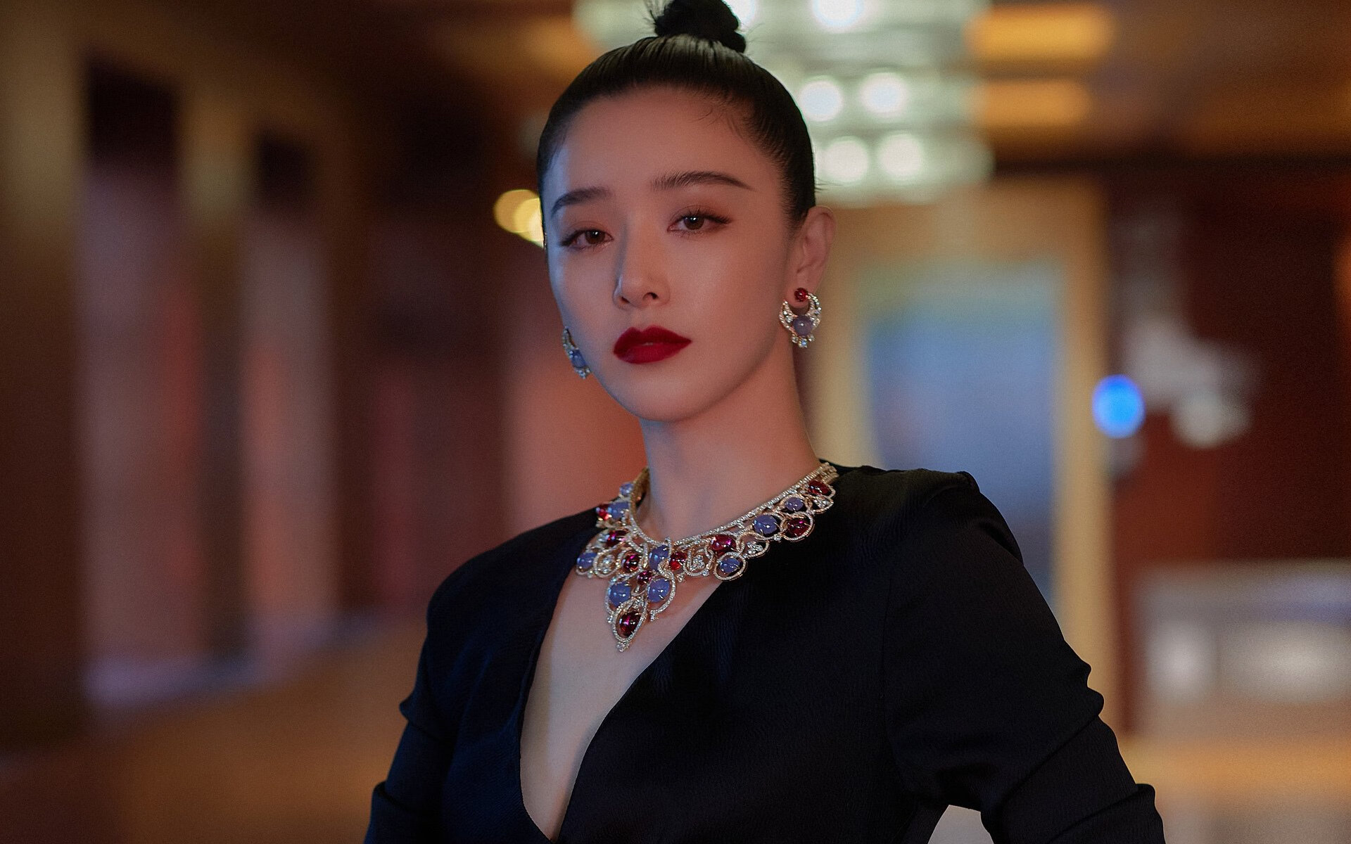 赛道与球场的夜晚对话，当F1新赛季轰鸣启幕，西亚卡姆在印第安纳拉满存在感