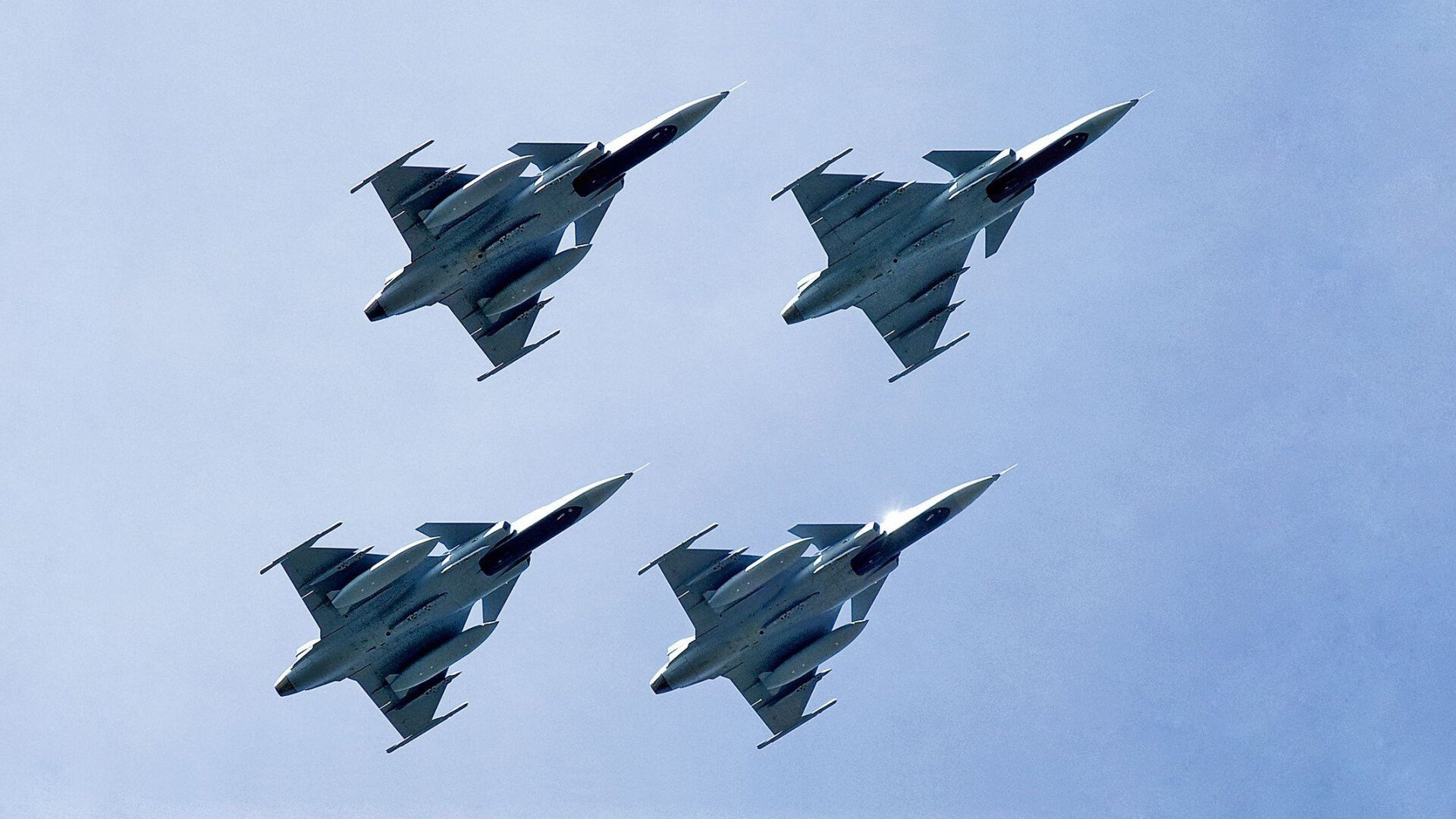 少年向风沙开炮，足球在别处生根